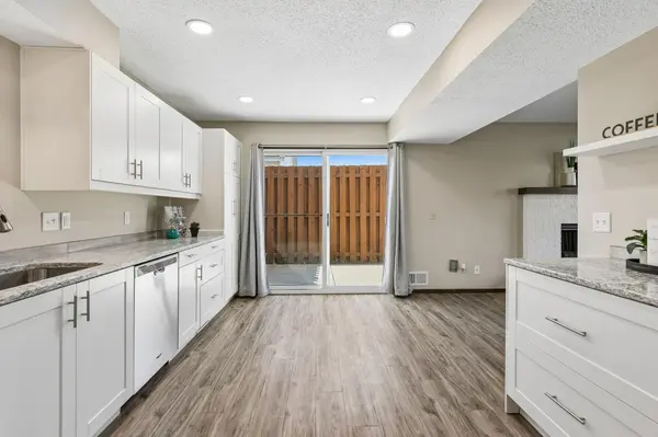 3873 Dolomite DR, Eagan, MN 55122