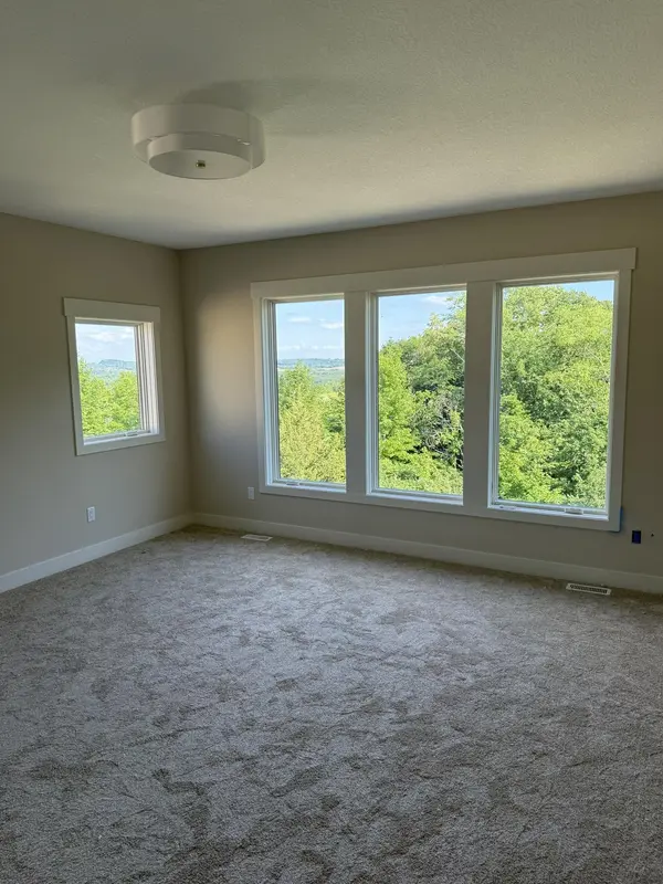 3741 Brookside DR, Chaska, MN 55367
