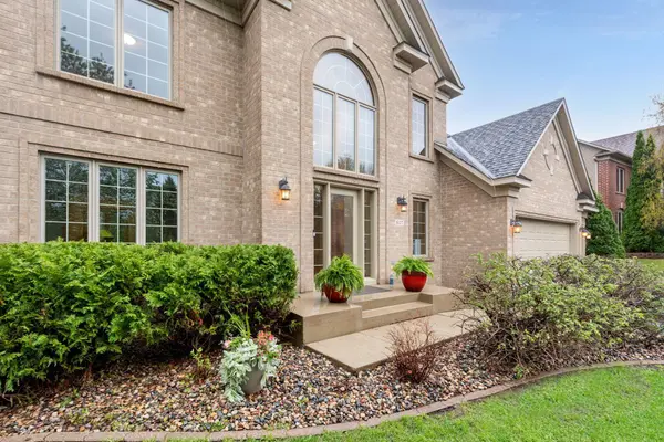 607 Carver Bluffs Pkwy, Carver, MN 55315