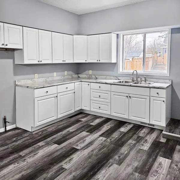 3253 Humboldt AVE N, Minneapolis, MN 55412