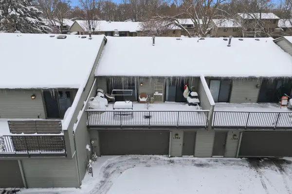 1396 Arden View DR, Arden Hills, MN 55112