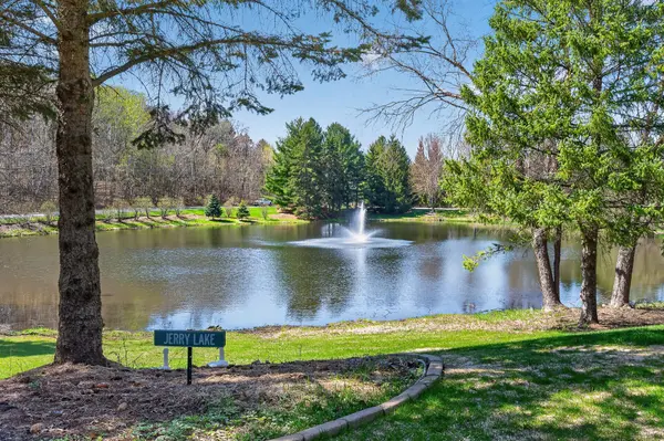 7 Hawthorne CT, North Oaks, MN 55127