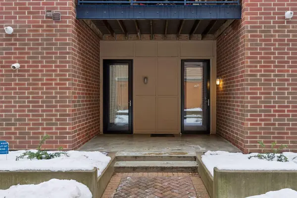 209 8th ST E #201, Saint Paul, MN 55101