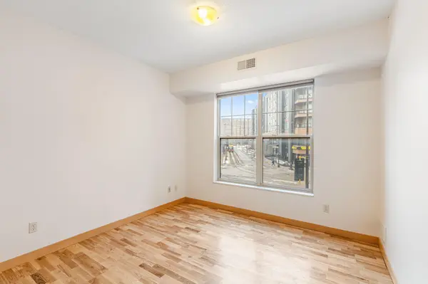 2900 University AVE SE #211, Minneapolis, MN 55414
