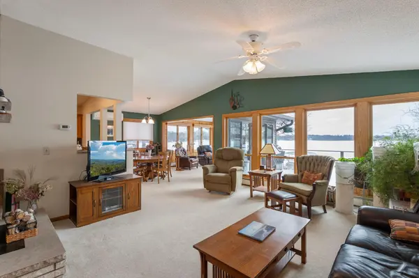 19439 E Tri Oak CIR NE, Wyoming, MN 55092