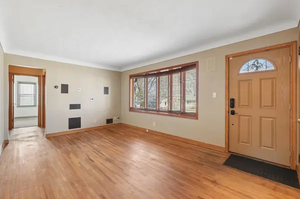 2344 Cowern PL E, North Saint Paul, MN 55109