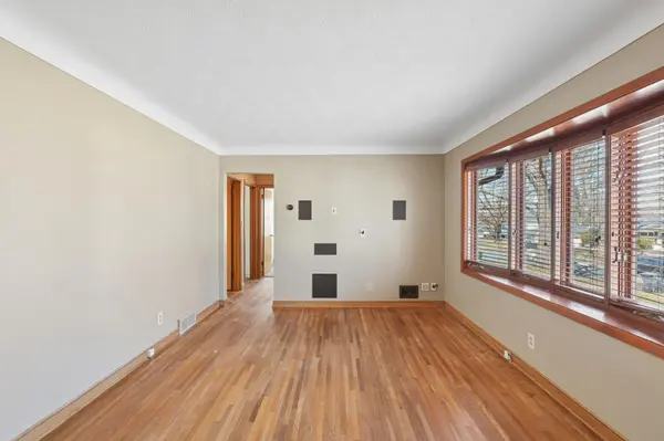 2344 Cowern PL E, North Saint Paul, MN 55109