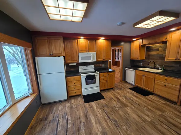 67632 440th ST, Fairfax, MN 55332