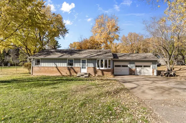 2869 Victoria ST N, Roseville, MN 55113