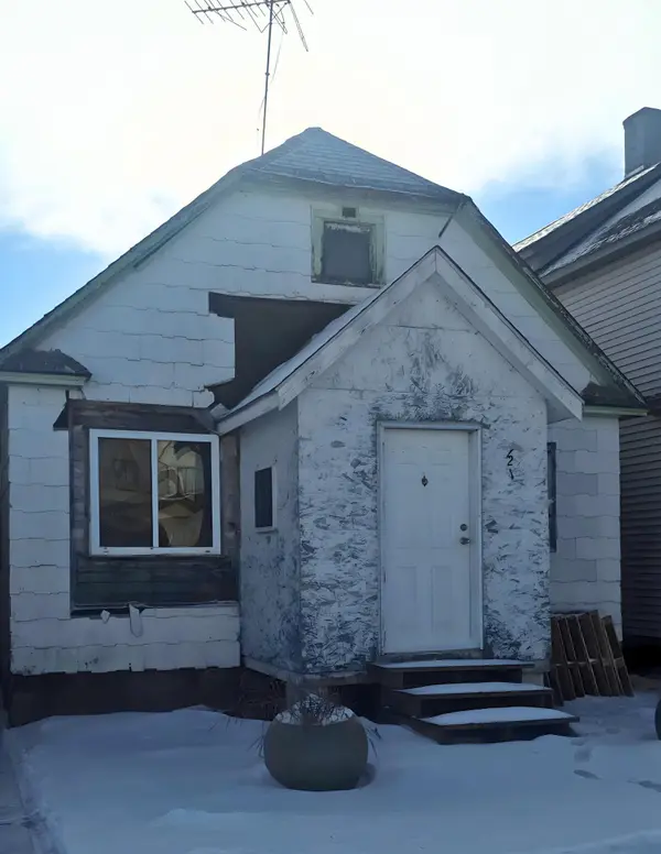 121 W 2nd AVE, Keewatin, MN 55753