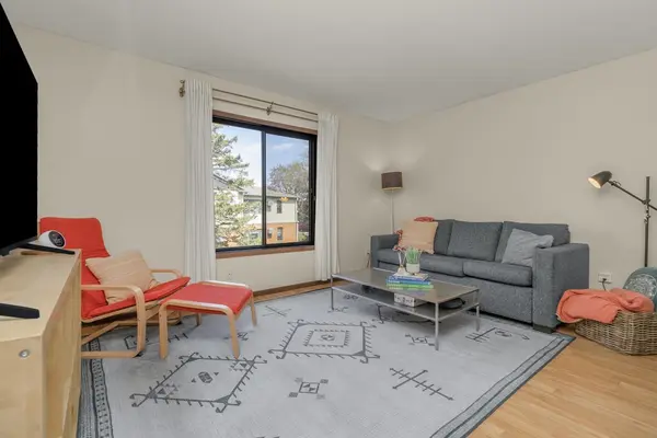 1643 Dunlap ST N #4, Saint Paul, MN 55108