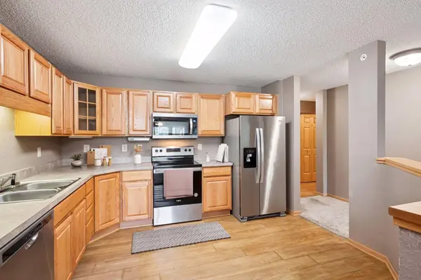 935 Ferndale ST N #302, Maplewood, MN 55119