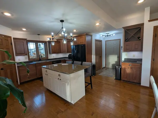 212 Eastwood DR, Redwood Falls, MN 56283
