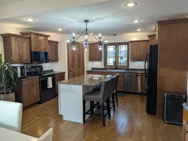 212 Eastwood DR, Redwood Falls, MN 56283