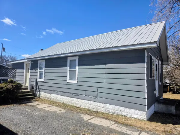 611 9th ST, International Falls, MN 56649