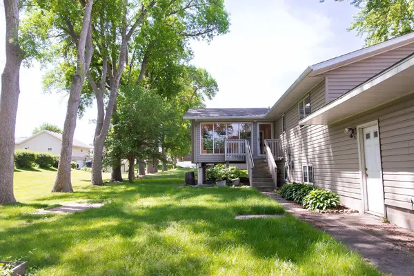 200 Interwood DR, Glencoe, MN 55336