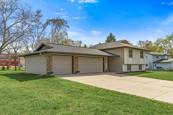 7020 Upper 139th ST W, Apple Valley, MN 55124