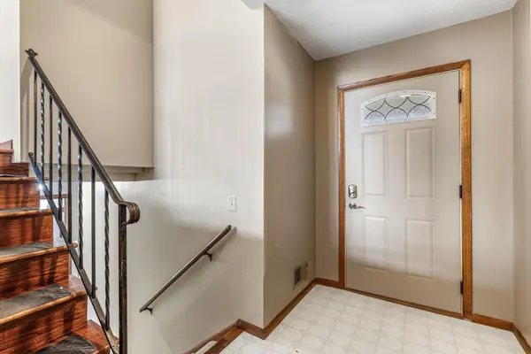 7020 Upper 139th ST W, Apple Valley, MN 55124
