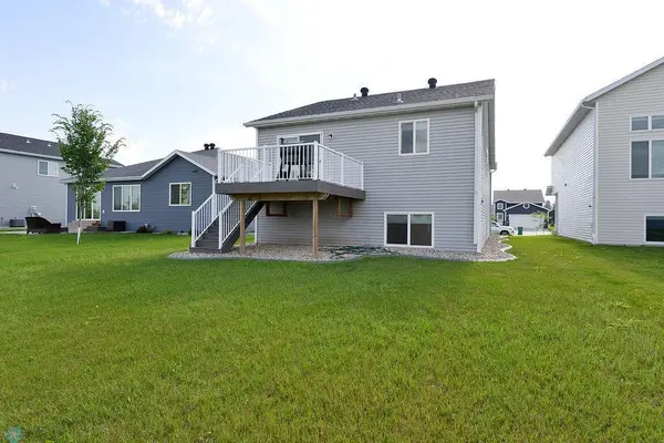 8037 Goldfinch DR, Horace, ND 58047