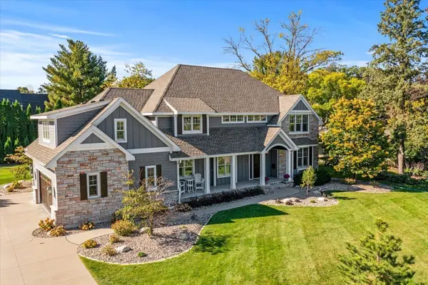 5204 Glengarry Pkwy, Edina, MN 55436