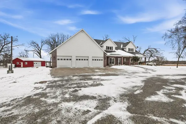 3825 County Road 40 NE, New London, MN 56273