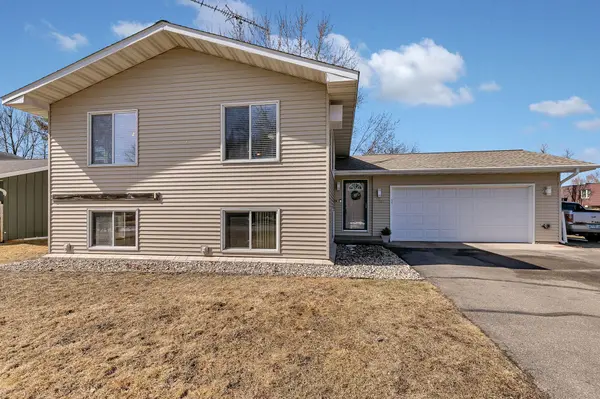 501 Kirkwall DR, Waite Park, MN 56387