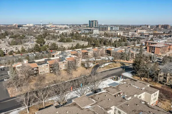 4120 Parklawn AVE #120, Edina, MN 55435