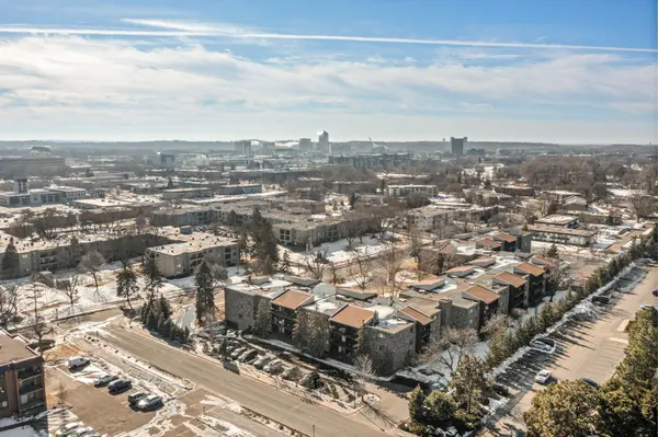 4120 Parklawn AVE #120, Edina, MN 55435