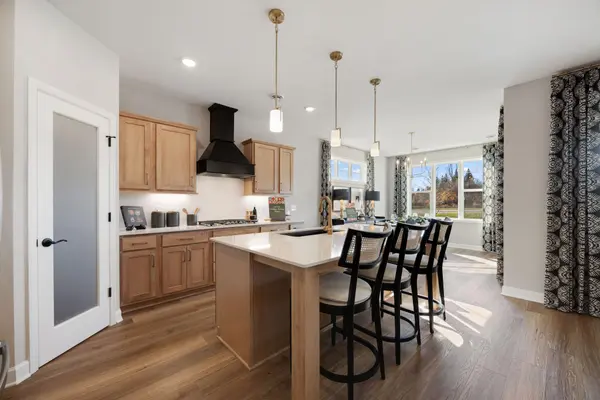 1813 Arrowhead ST, Shakopee, MN 55379