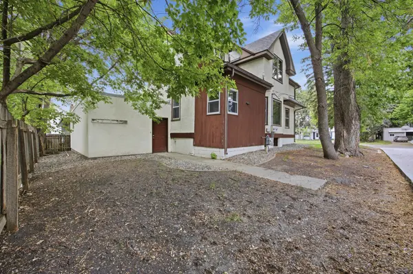 819 7th AVE S, Moorhead, MN 56560
