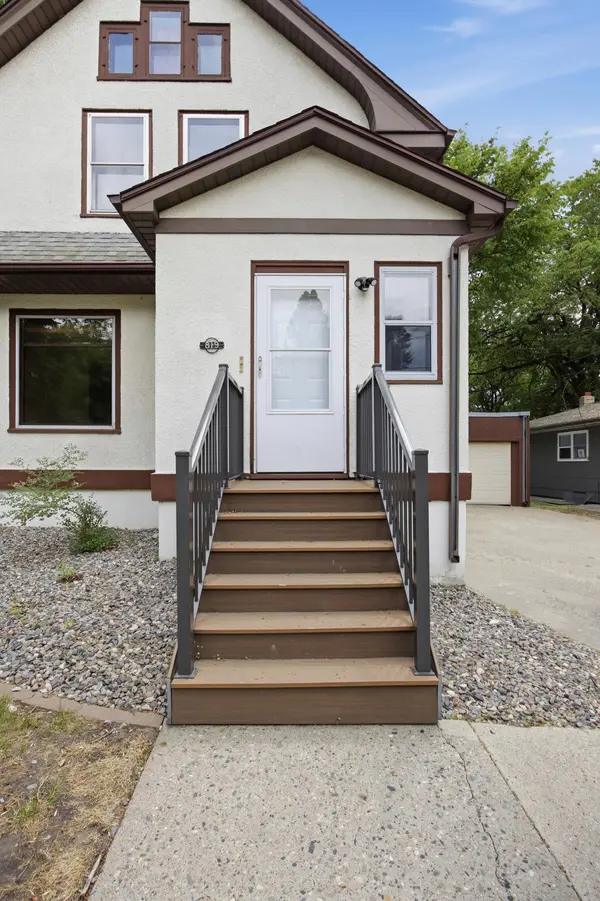 819 7th AVE S, Moorhead, MN 56560