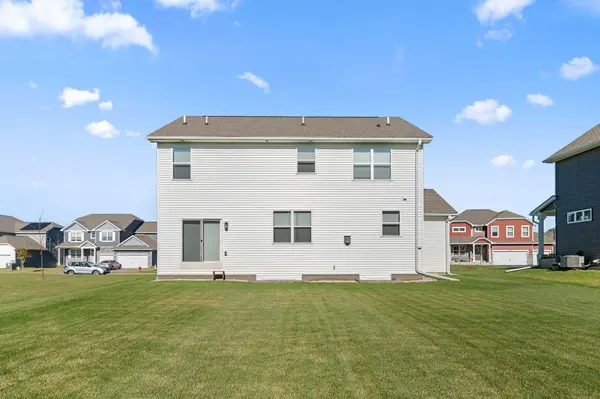 8345 Shire TRL, Woodbury, MN 55129