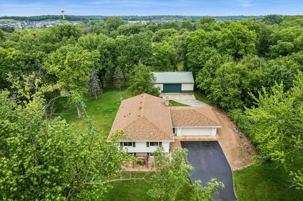7160 Creekwood LN, Prior Lake, MN 55372