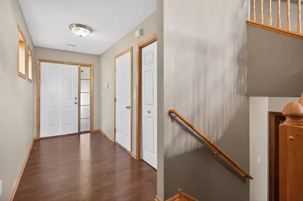 1758 Philipp DR, Shakopee, MN 55379