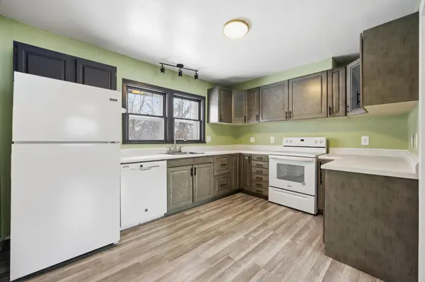 842 Center ST, Enderlin, ND 58027