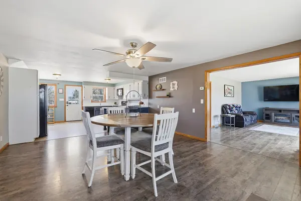 125 S Eagle ST, Belle Plaine, MN 56011
