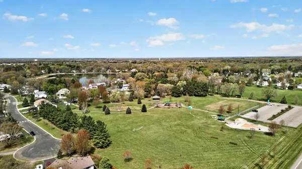 25955 Glen Oak DR, Wyoming, MN 55092