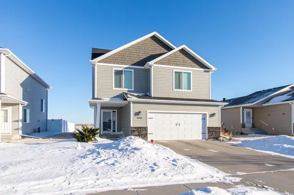 5752 58th ST S, Fargo, ND 58104