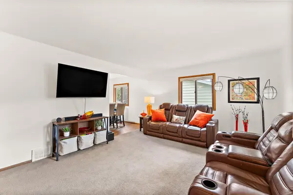 1126 Lincoln AVE, Saint Paul Park, MN 55071