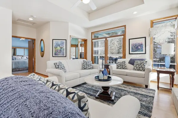 18070 39th PL N, Plymouth, MN 55446