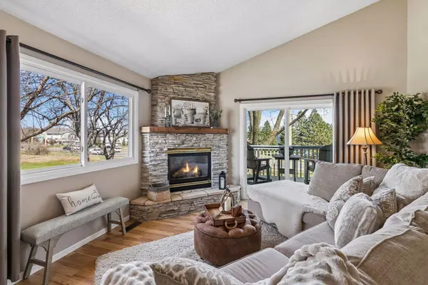 1120 Aston PL, Burnsville, MN 55337