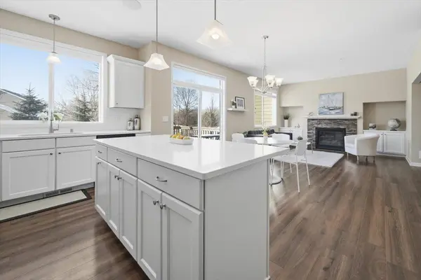 10786 Retreat LN, Woodbury, MN 55129