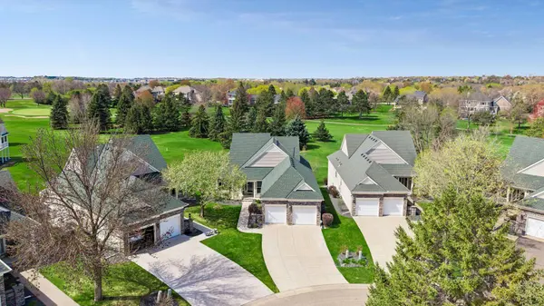 9954 Wellington LN, Woodbury, MN 55125
