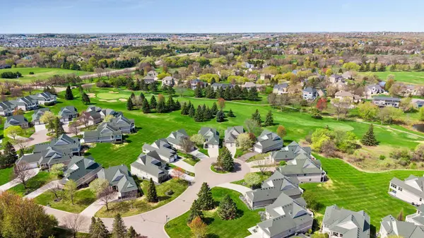 9954 Wellington LN, Woodbury, MN 55125