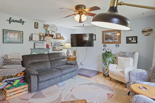 255 Dogwood RD, Wyoming, MN 55092
