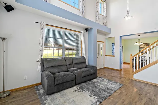 19500 Blue Jay CT, Farmington, MN 55024