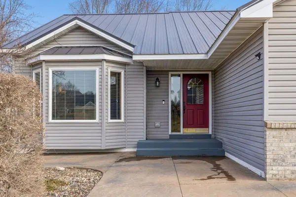 2617 Burl Oak Curve, Hudson, WI 54016