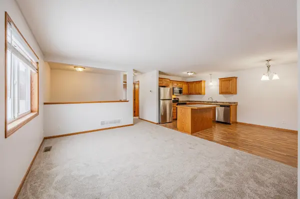10751 Knollwood LN, Woodbury, MN 55129
