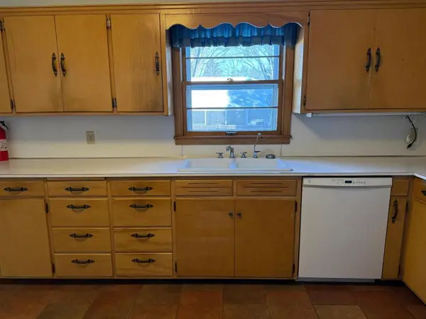 16 Bruce CT, Mankato, MN 56001