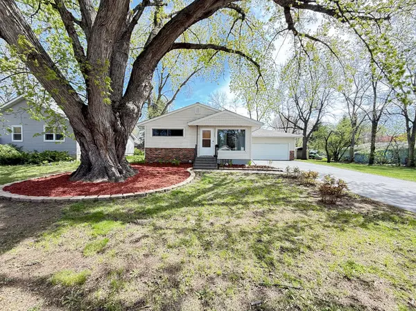 1608 N 5th ST, Montevideo, MN 56265